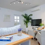 Smart & Cozy - Zf Hvar Lägenhet
